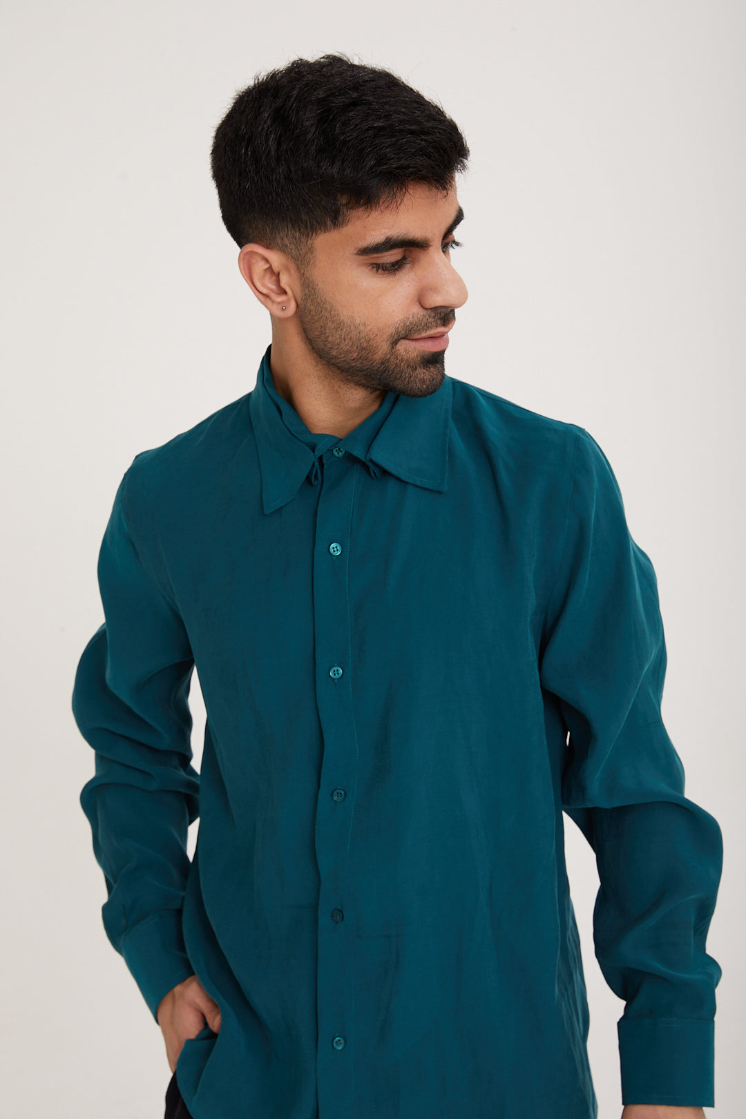 Comfy and smooth texture cotton shirt doubled collar